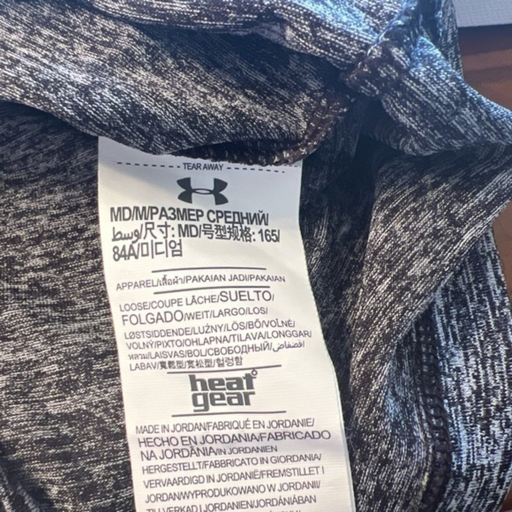 Under Armour Shirt Womens Medium Gray Short Sleeve Crew Neck HeatGear‎ (Q) - Picture 6 of 6